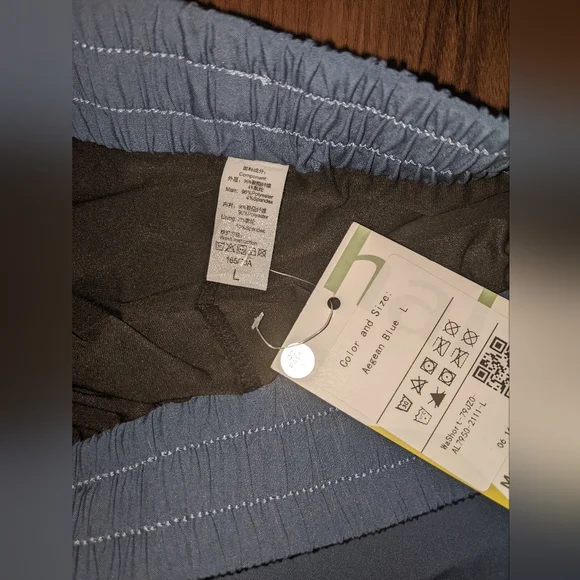 [NWT] Halara - High-Rise Contrast Trim 2.5" Shorts | Large | Aegean Blue - Picture 3 of 13